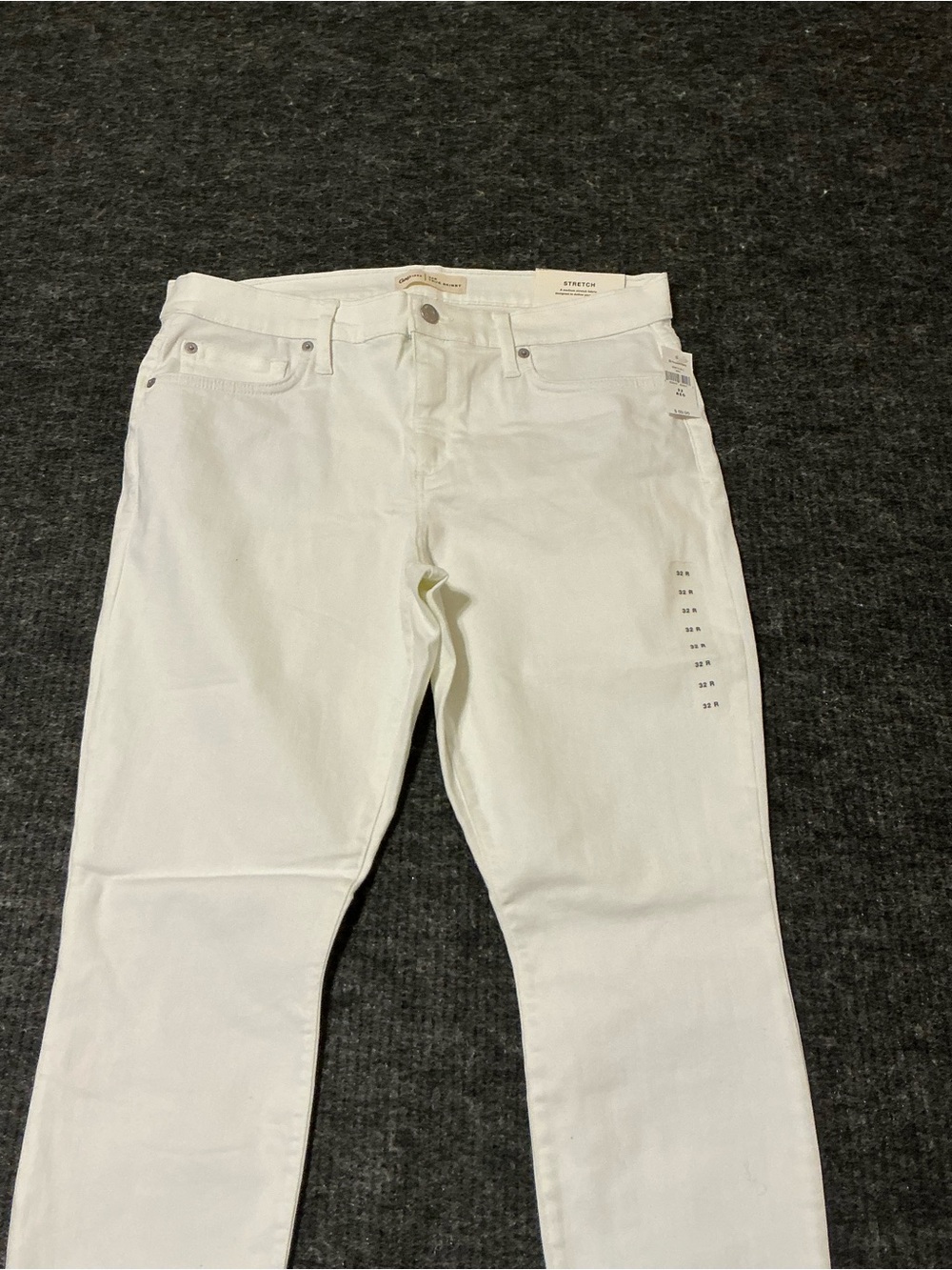 GAP Men’s Slim Straight White Jeans